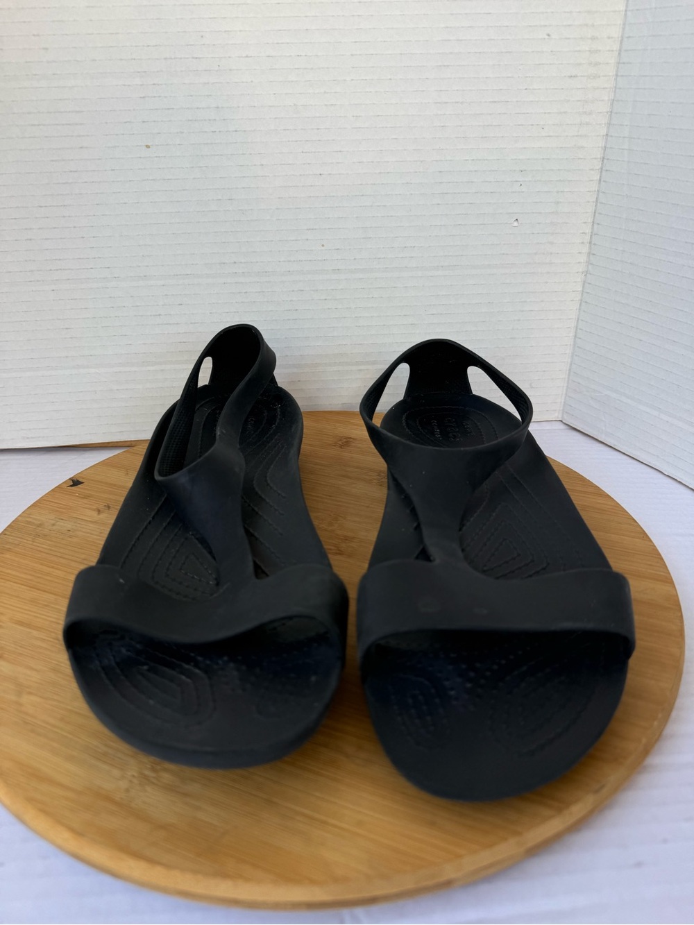 Crocs Serena Sexi Thong Sandals Sz 11 Flip Flops Black Flats T Strap Lightweight